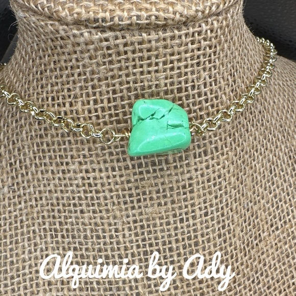 Apple green turquoise chunky gold pendant necklace - Picture 2 of 2